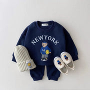 Conjunto de ropa para bebé: sudadera con capucha y pantalones con osito y letras 