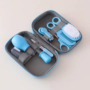 Set de 8 Piezas de Herramientas de Cuidado para Bebés con Bolsa de Almacenamiento Portátil – Cepillo de Dientes, Peine, Aspirador Nasal, Dispensador de Medicamentos y Más