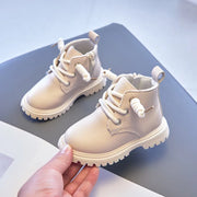 Botas de invierno de moda para niños. 