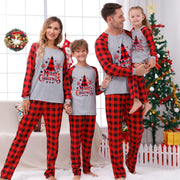 Pijamas familiares a juego en Navidad