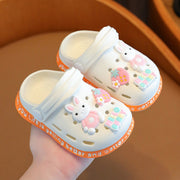 Zapatillas de verano elegantes y prácticas para niños.
