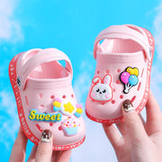 Zapatilla linda de dibujos animados para bebé
